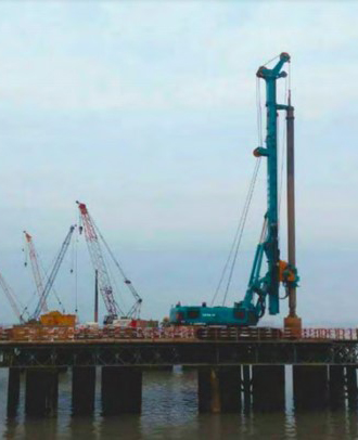 Super grand pont ferroviaire à grande vitesse Huaihua-Shaoyang-Hengyang dans la ville de Shaoyang en 2016